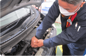 お車の状態とお客様のご要望に合わせた車検を提案致します。